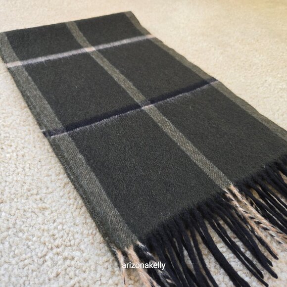 NWOT Cashmere Scarf Dark Green Plaid - Picture 10 of 13